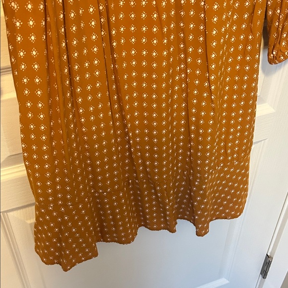 Old Navy Golden Long Sleeve Dress - Picture 3 of 4